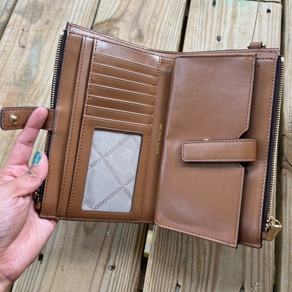 Michael Kors wristlet wallet